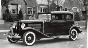 1932 Auburn 8-100 Sedan